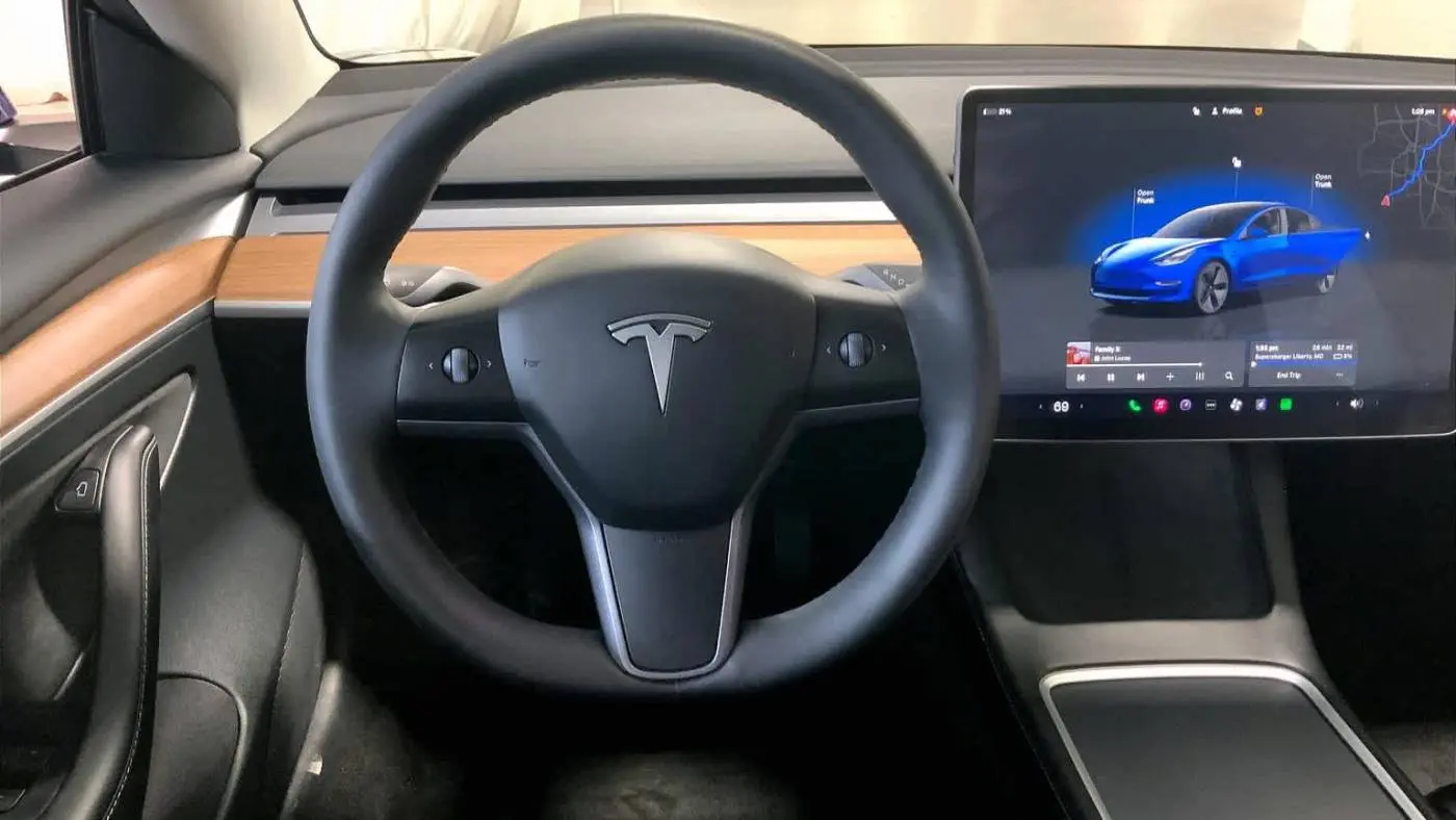 2023 Tesla Model 3 5YJ3E1EA5PF686425