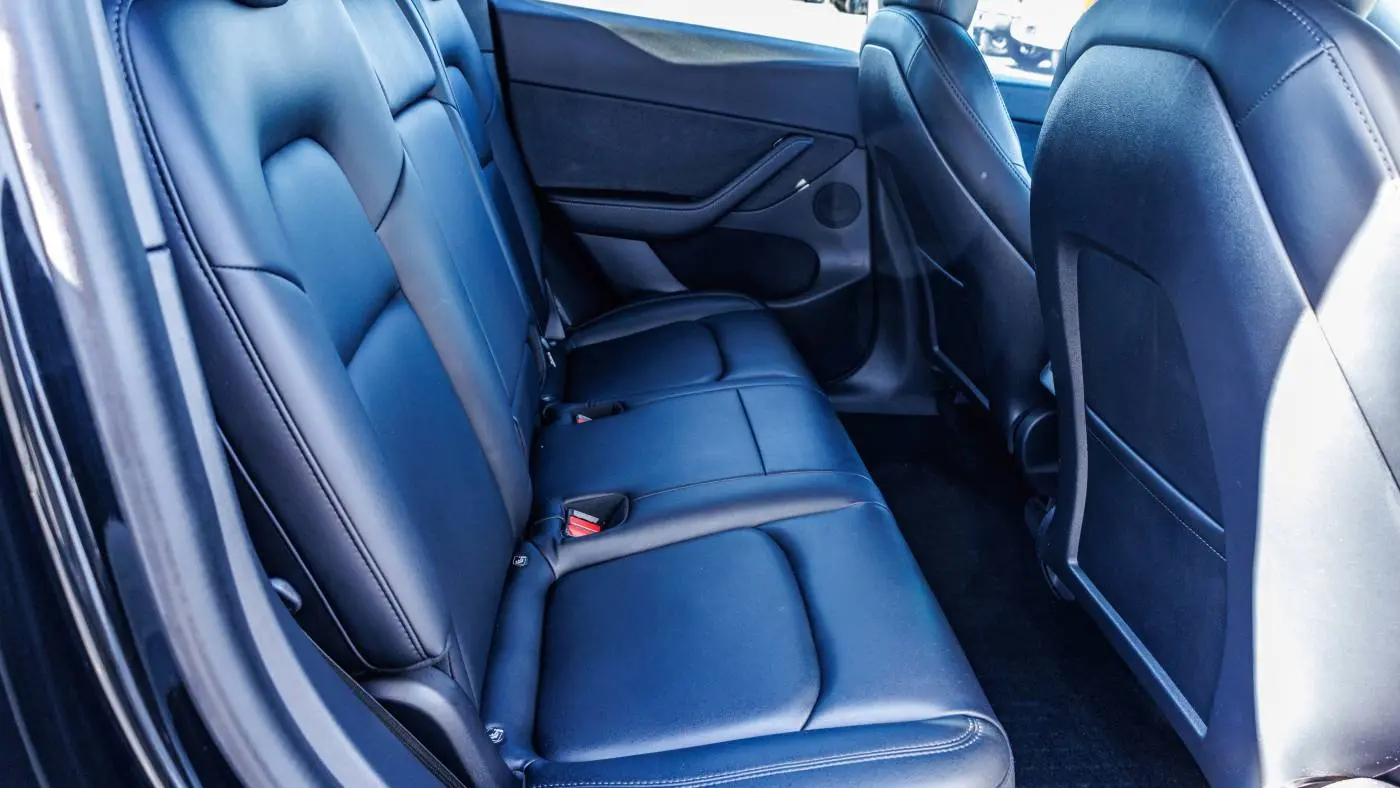 2021 Tesla Model Y 5YJYGDEE7MF129676
