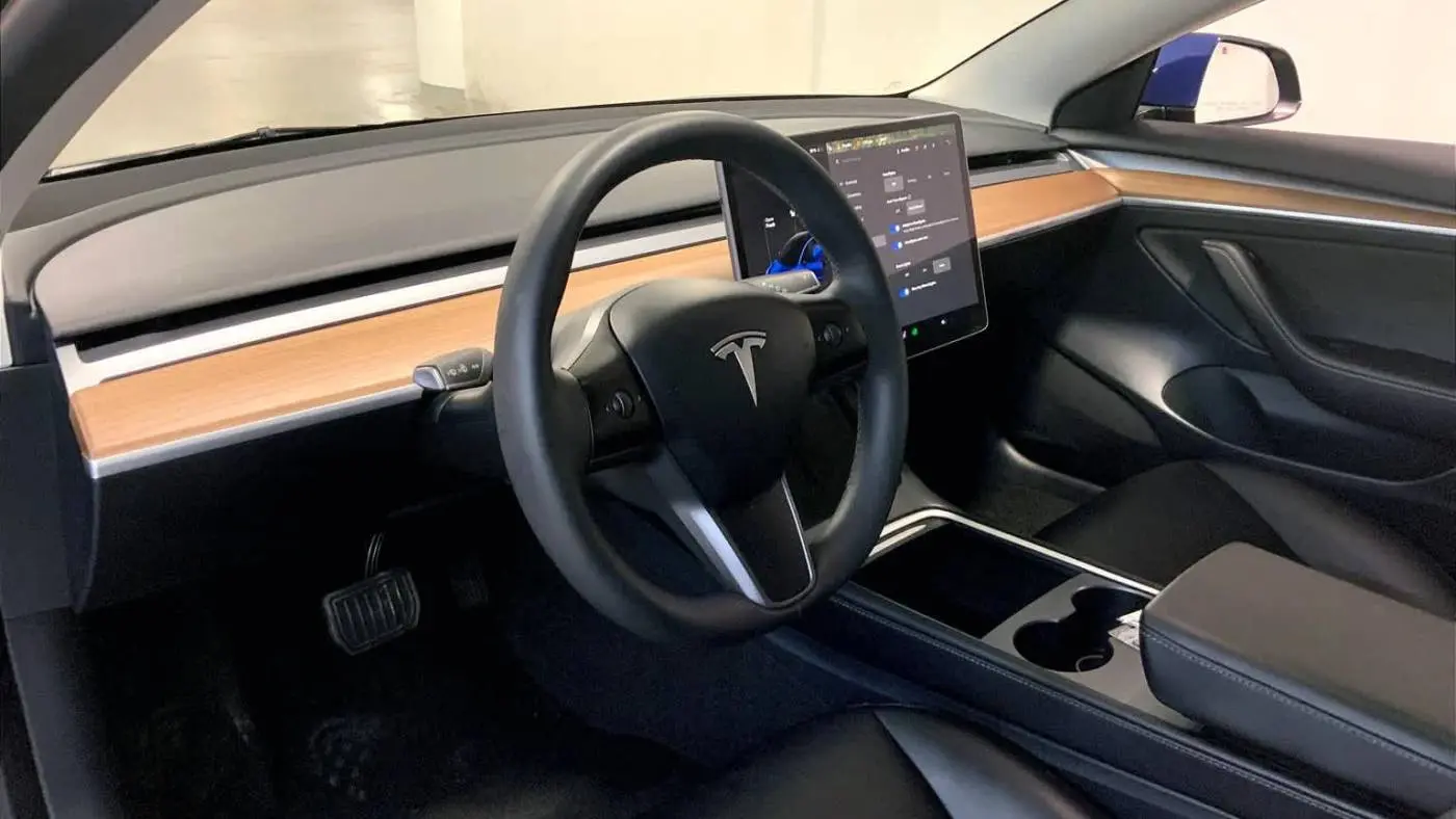 2023 Tesla Model 3 5YJ3E1EA5PF686425