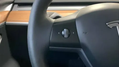 2023 Tesla Model 3 5YJ3E1EA5PF686425