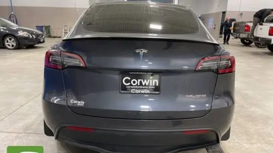 2022 Tesla Model Y 7SAYGDEF6NF493827