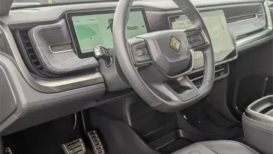 2023 Rivian R1S - Images - 2