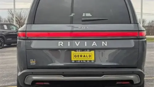 2023 Rivian R1S - Images - 7