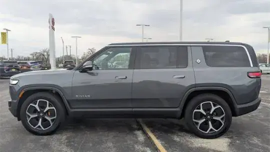 2023 Rivian R1S - Images - 9