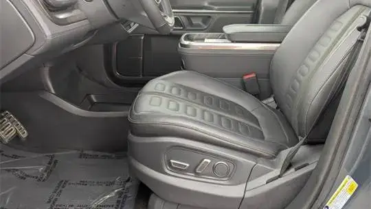 2023 Rivian R1S - Images - 10