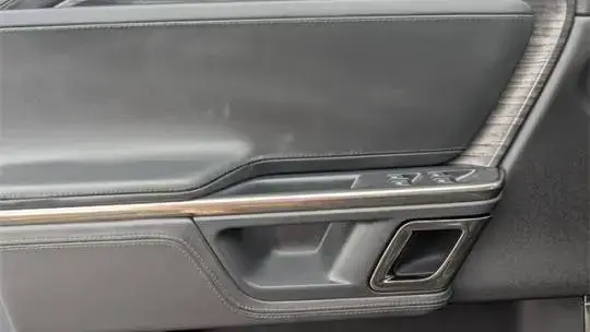 2023 Rivian R1S - Images - 11