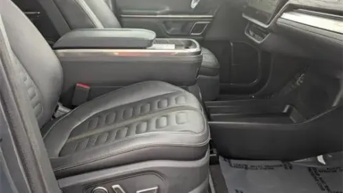 2023 Rivian R1S - Images - 29