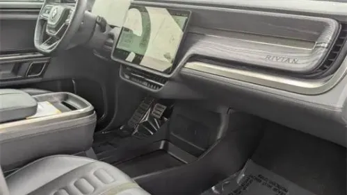 2023 Rivian R1S - Images - 30