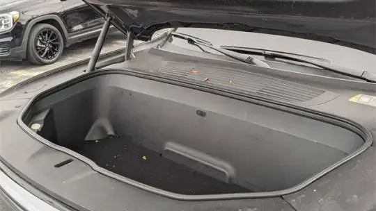 2023 Rivian R1S - Images - 33