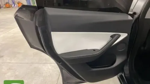2022 Tesla Model Y 7SAYGDEF6NF493827