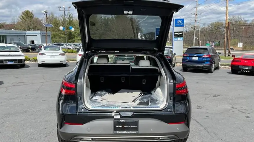 2025 Genesis GV60 KMUKCDSC2SU027417