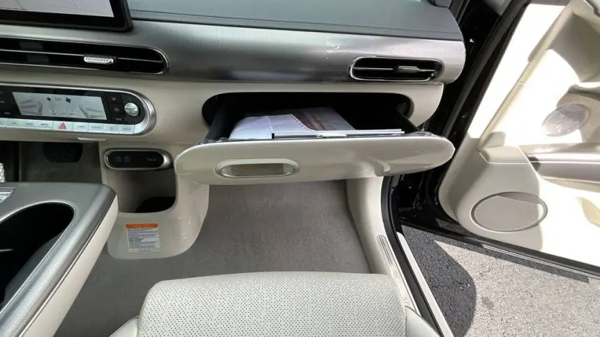 2025 Genesis GV60 KMUKCDSC2SU027417