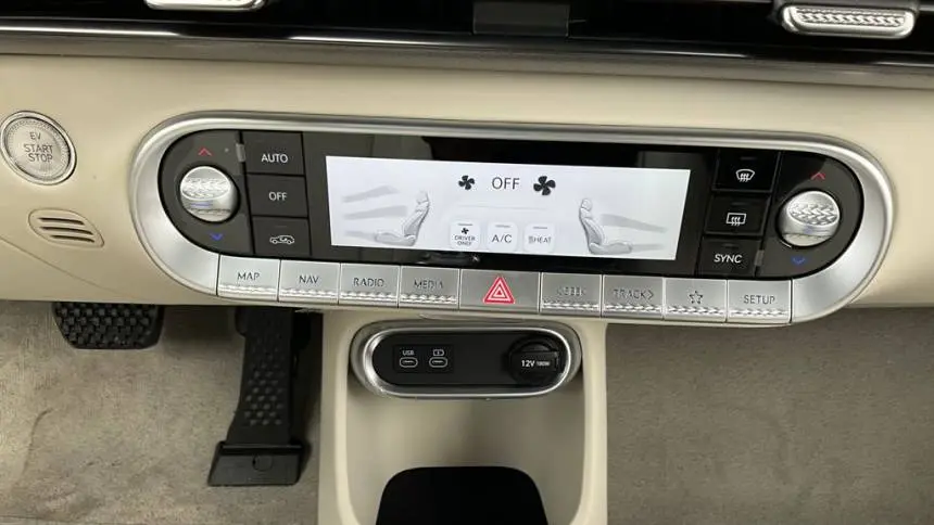 2025 Genesis GV60 KMUKCDSC2SU027417
