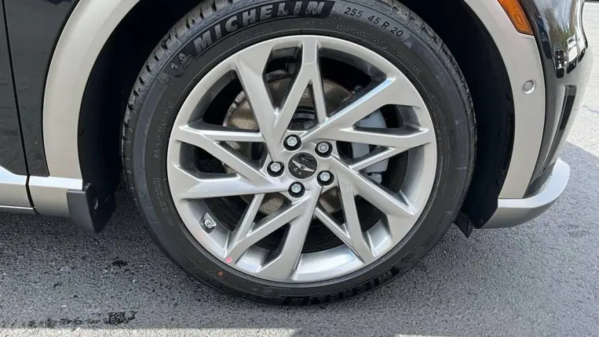 2025 Genesis GV60 KMUKCDSC2SU027417