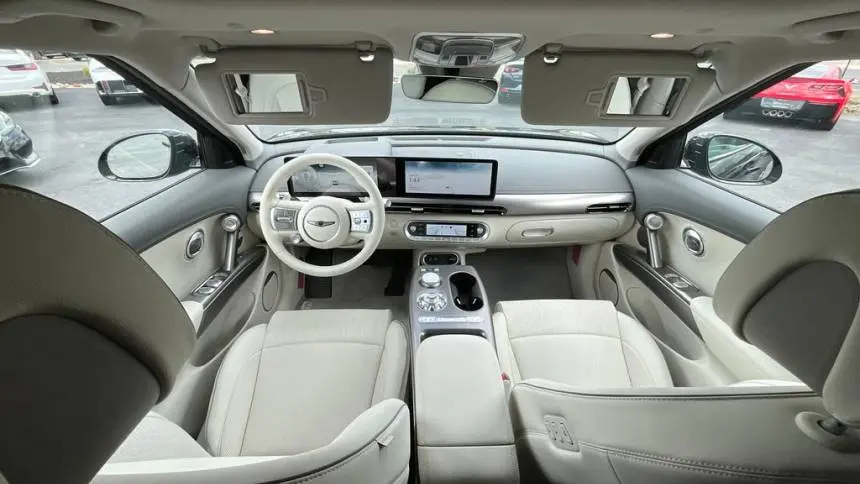 2025 Genesis GV60 KMUKCDSC2SU027417