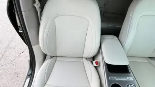 2025 Genesis GV60 KMUKCDSC2SU027417