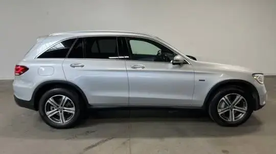 2020 Mercedes GLC 350e 4MATIC - Images - 2