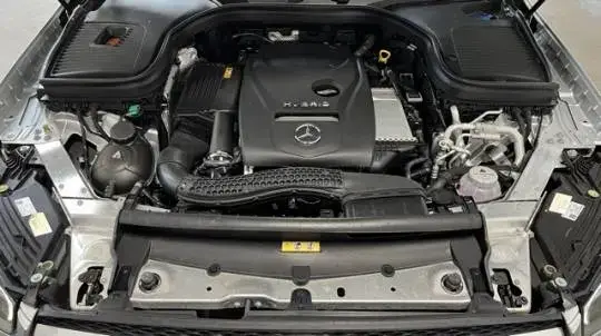 2020 Mercedes GLC 350e 4MATIC - Images - 6
