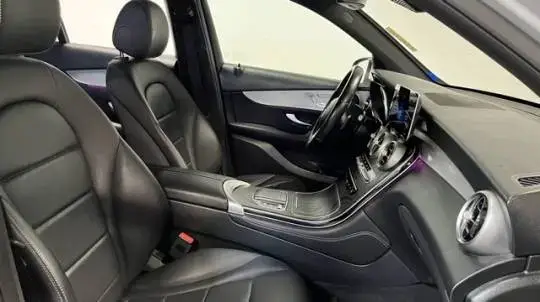 2020 Mercedes GLC 350e 4MATIC - Images - 9