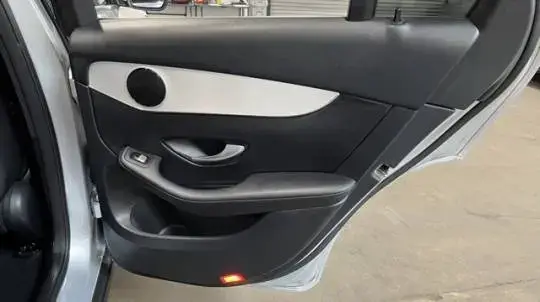 2020 Mercedes GLC 350e 4MATIC - Images - 12