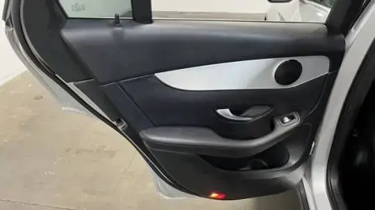 2020 Mercedes GLC 350e 4MATIC - Images - 14