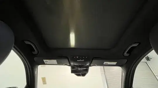 2020 Mercedes GLC 350e 4MATIC - Images - 16