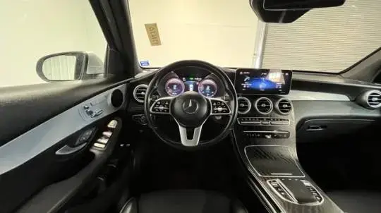 2020 Mercedes GLC 350e 4MATIC - Images - 17