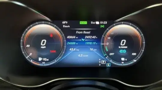 2020 Mercedes GLC 350e 4MATIC - Images - 23