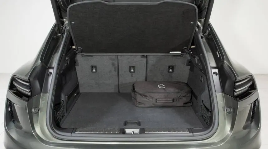 2024 Porsche Macan Electric WP1AC2XA7RL200080