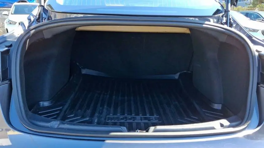 2019 Tesla Model 3 5YJ3E1EA9KF435402