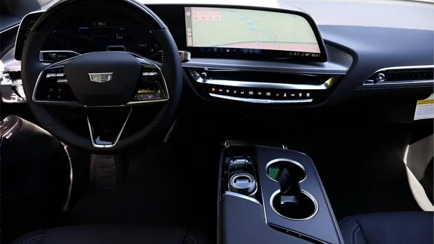 2024 Cadillac Lyriq 1GYKPRRK7RZ138859