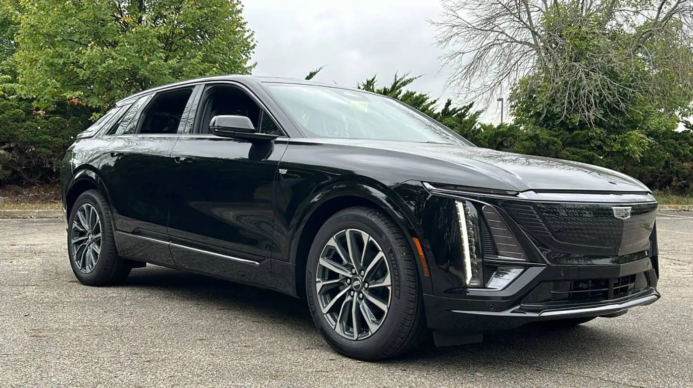 2024 Cadillac Lyriq 1GYKPVRKXRZ143045
