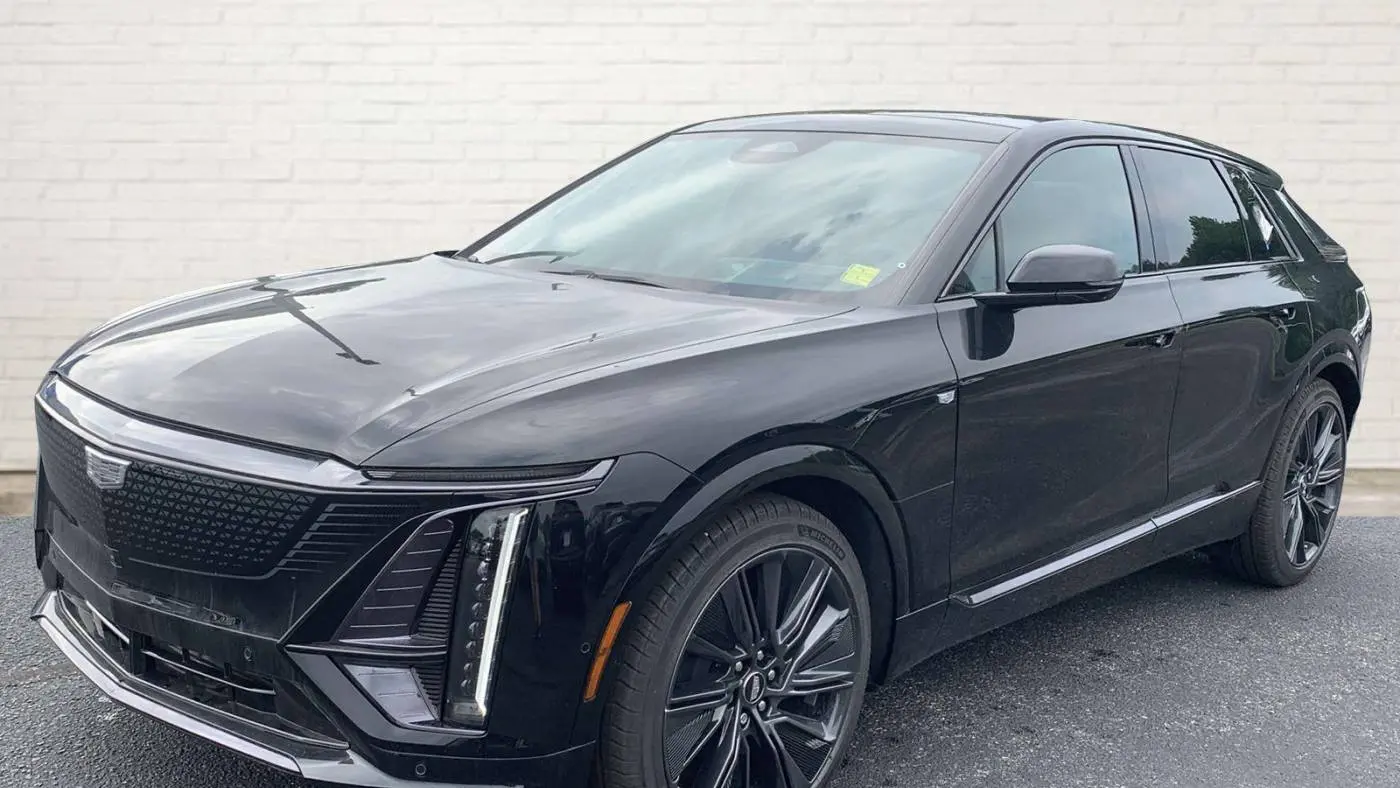 2024 Cadillac Lyriq 1GYKPWRK1RZ117360