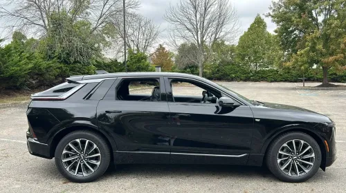 2024 Cadillac Lyriq 1GYKPVRKXRZ143045