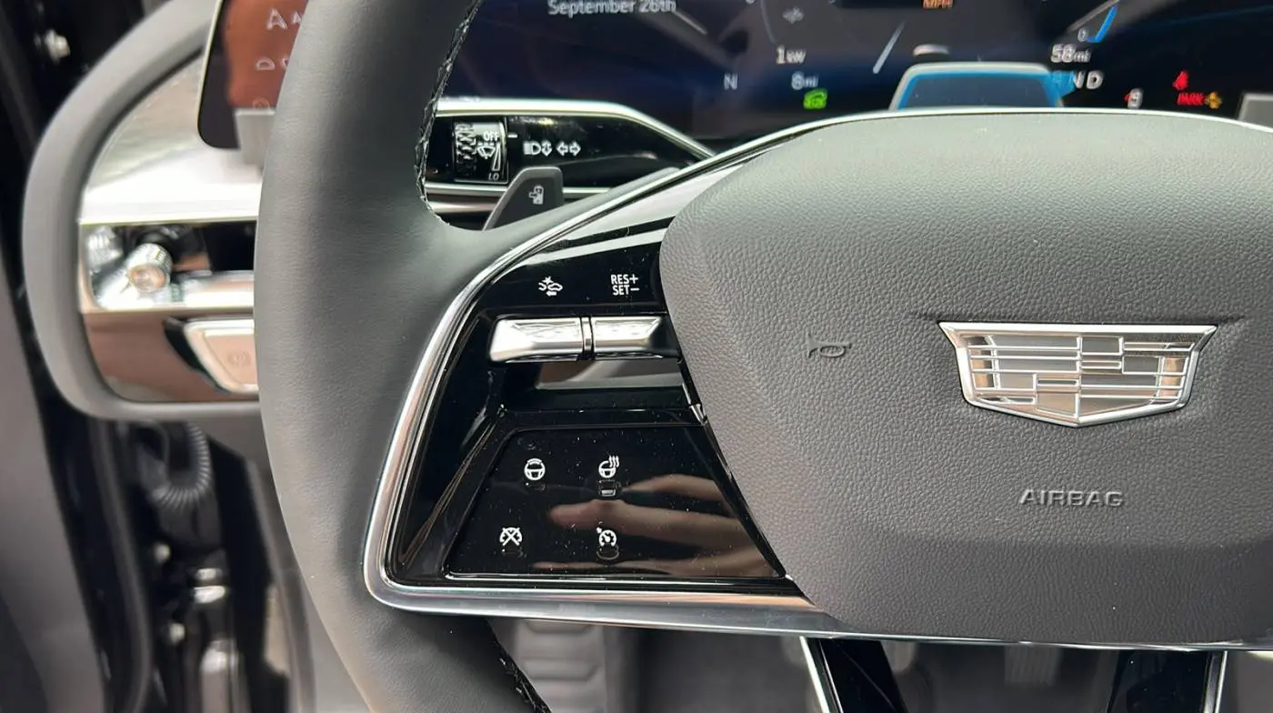 2024 Cadillac Lyriq 1GYKPVRKXRZ143045