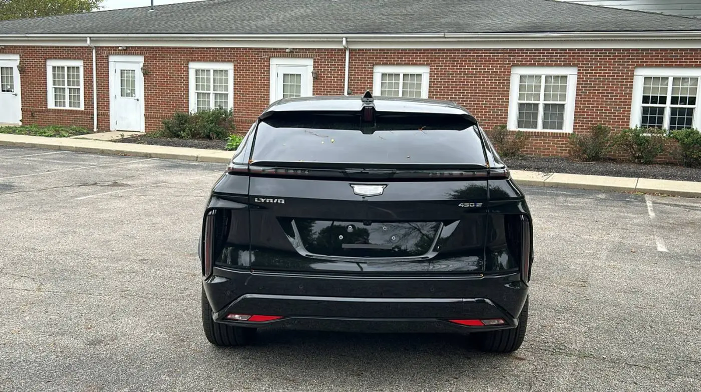 2024 Cadillac Lyriq 1GYKPVRKXRZ143045