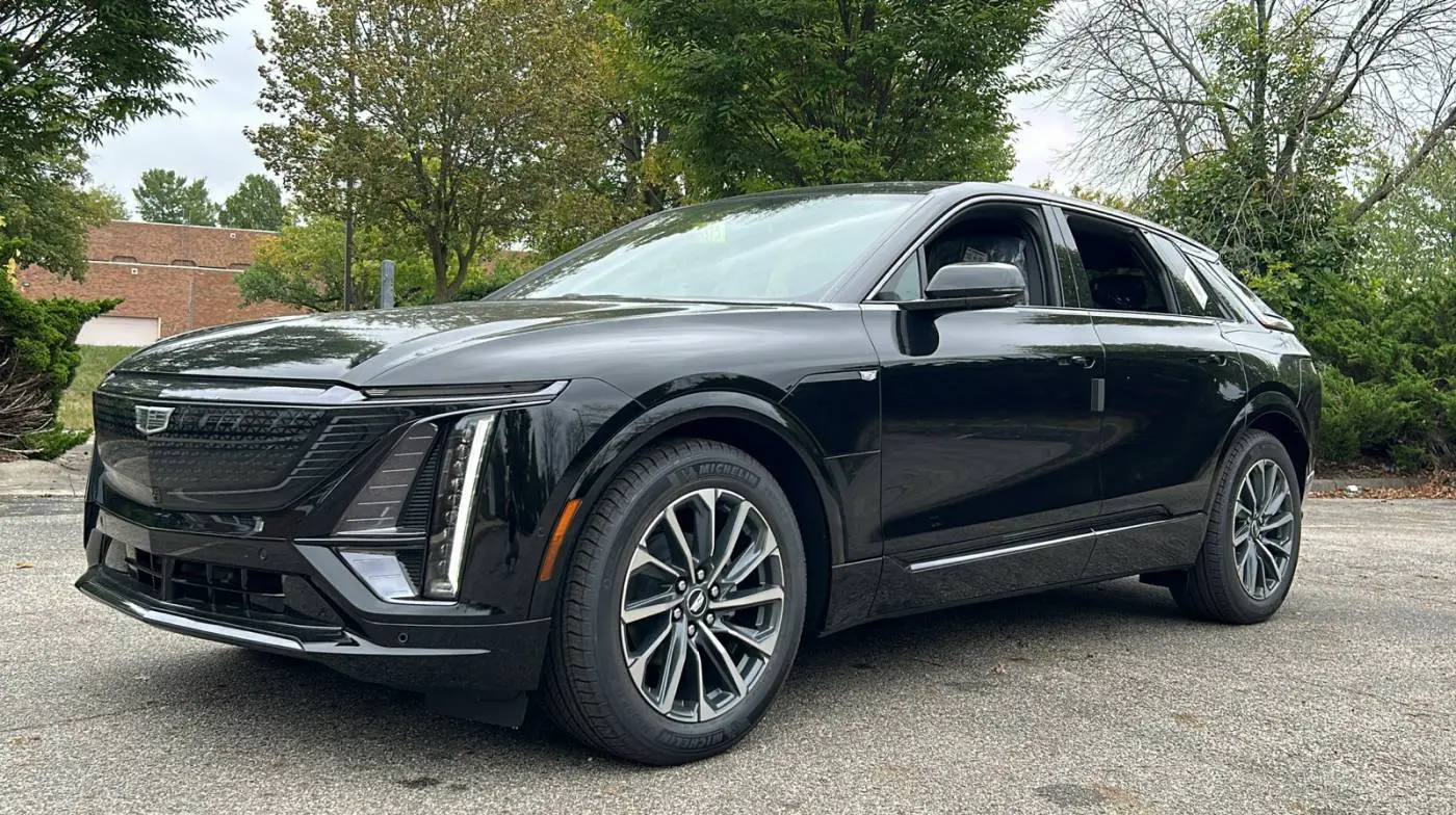 2024 Cadillac Lyriq 1GYKPVRKXRZ143045