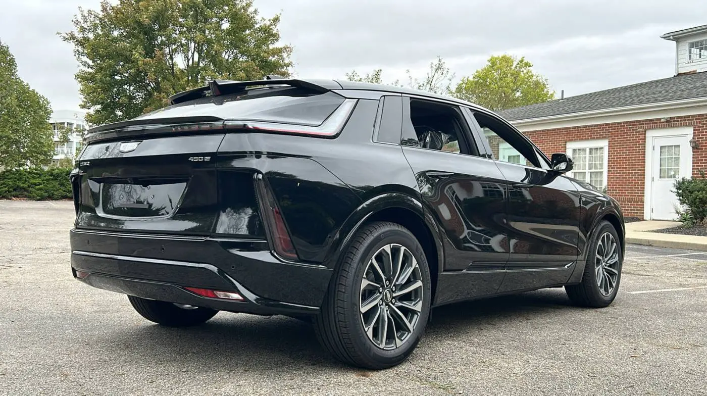 2024 Cadillac Lyriq 1GYKPVRKXRZ143045