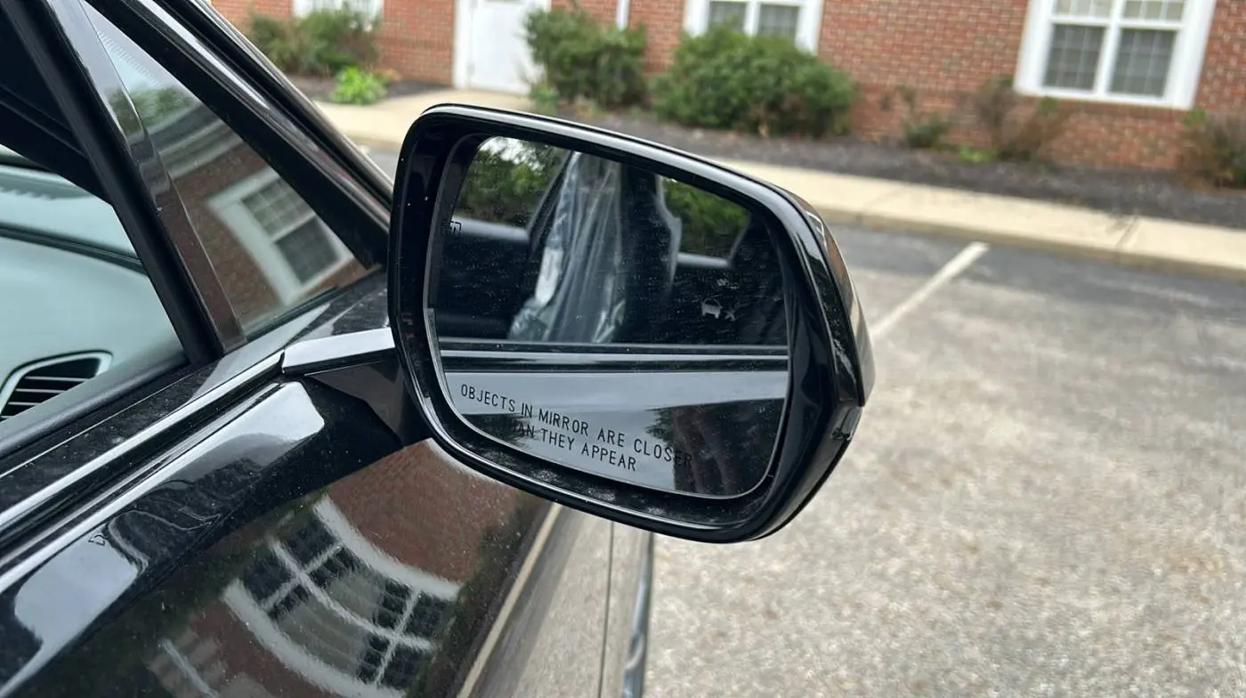 2024 Cadillac Lyriq 1GYKPVRKXRZ143045