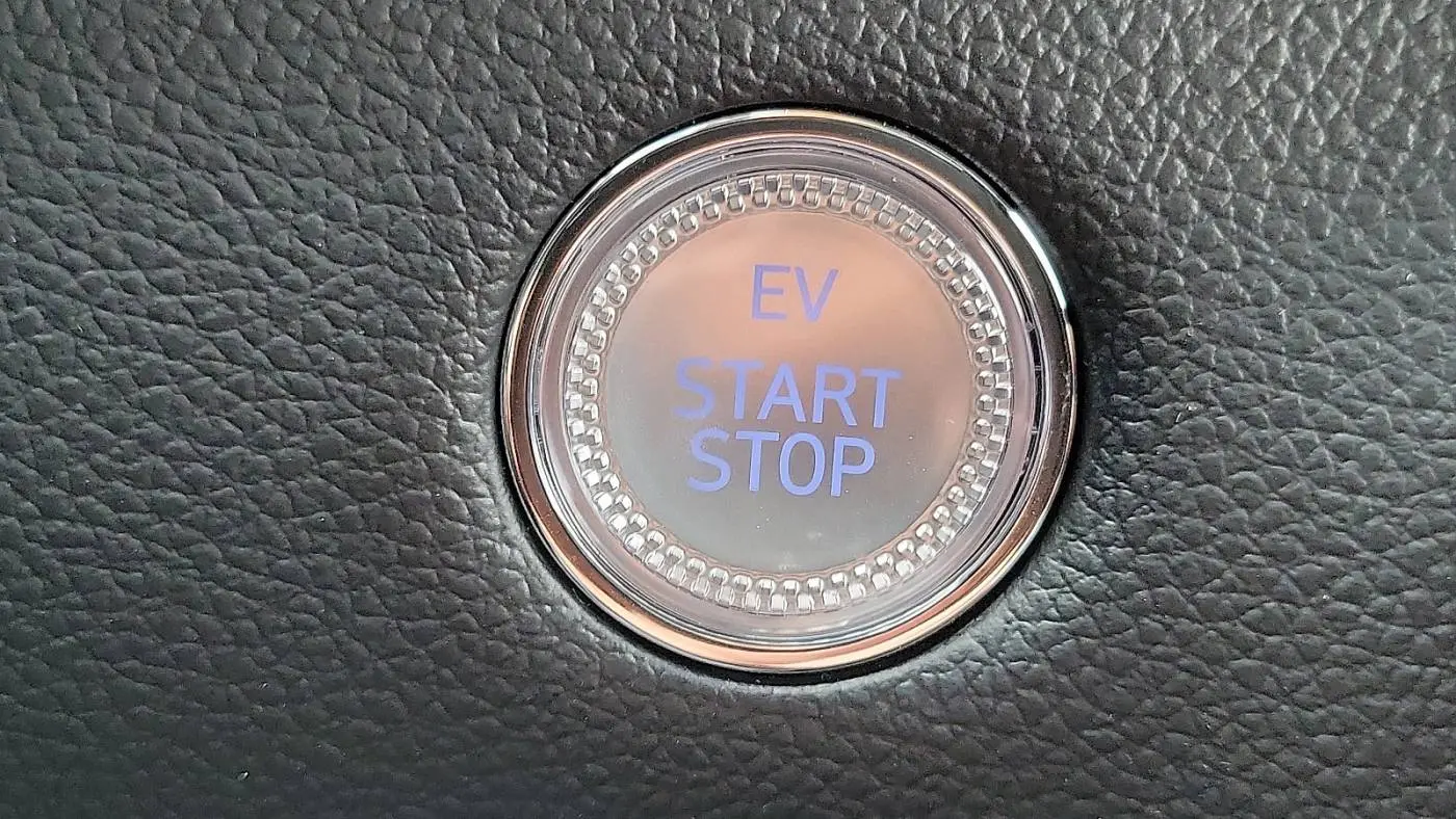2025 Genesis GV60 KMUKB4SA2SU027449