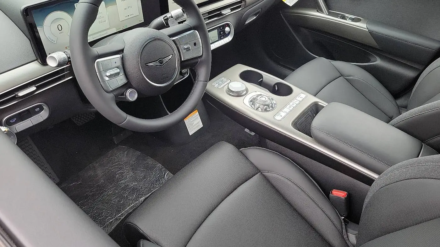 2025 Genesis GV60 KMUKB4SA2SU027449