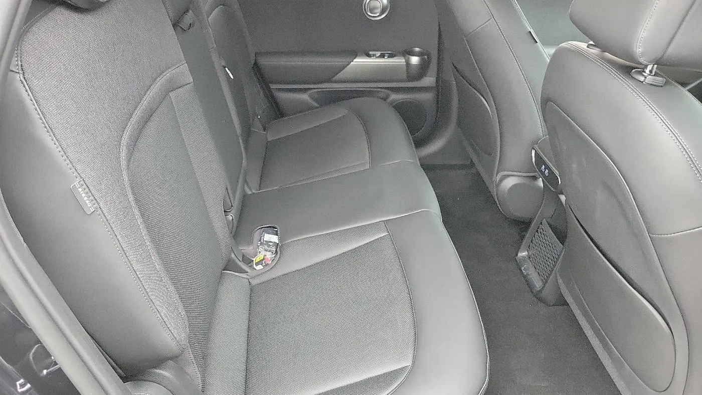 2025 Genesis GV60 KMUKB4SA2SU027449