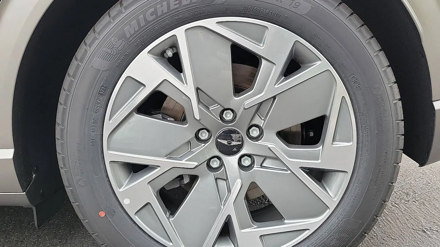 2025 Genesis GV60 KMUKB4SA2SU027449