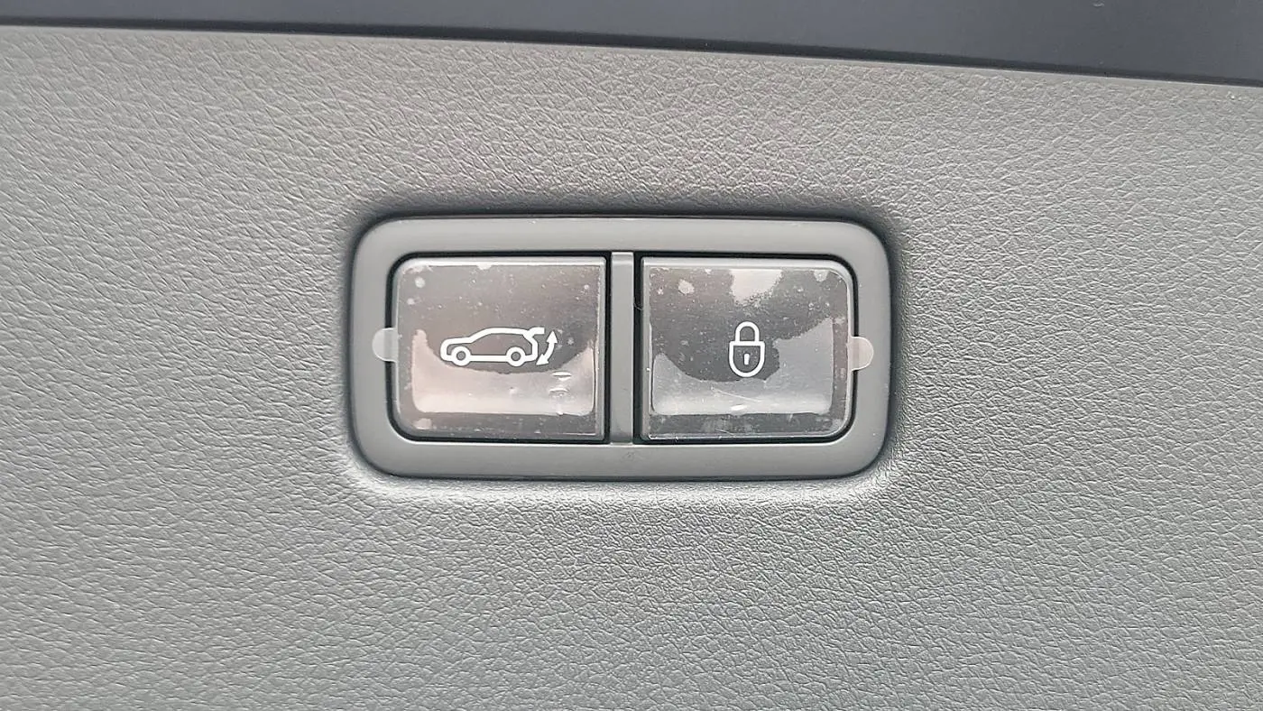 2025 Genesis GV60 KMUKB4SA2SU027449