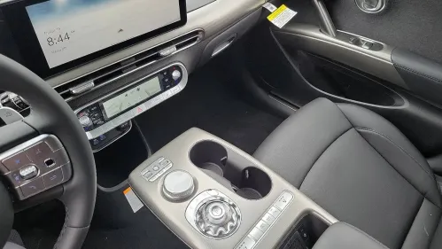 2025 Genesis GV60 KMUKB4SA2SU027449