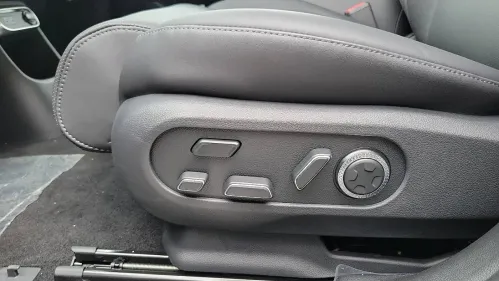 2025 Genesis GV60 KMUKB4SA2SU027449