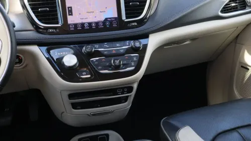 2018 Chrysler Pacifica 2C4RC1N73JR118755