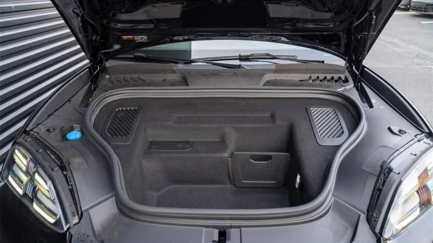 2024 Porsche Macan Electric WP1AC2XA6RL200751
