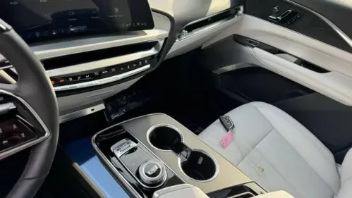 2024 Cadillac Lyriq 1GYKPRRKXRZ117603