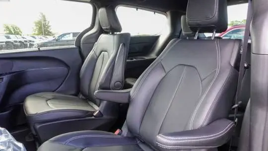 2025 Chrysler Pacifica 2C4RC1S79SR550045